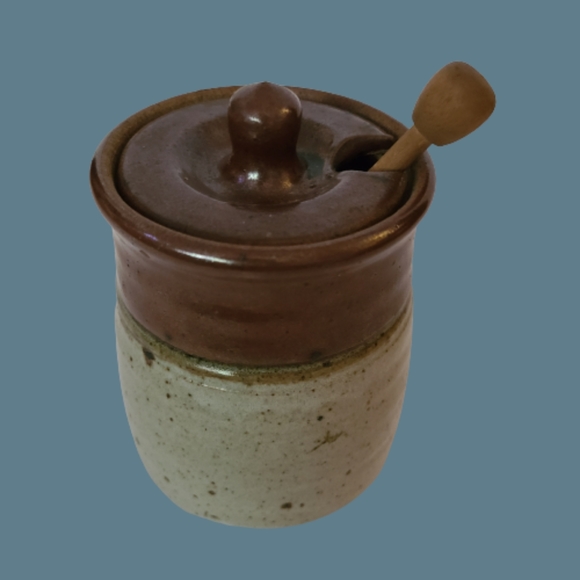 *NWOT Stoneware Honey Pot with Honey Dipper - Picture 1 of 2